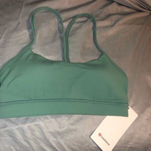 Lululemon bra size 6 brand new